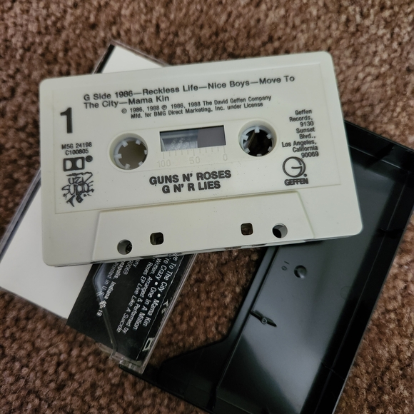 Guns N Roses Cassettes - Picture 7 of 7